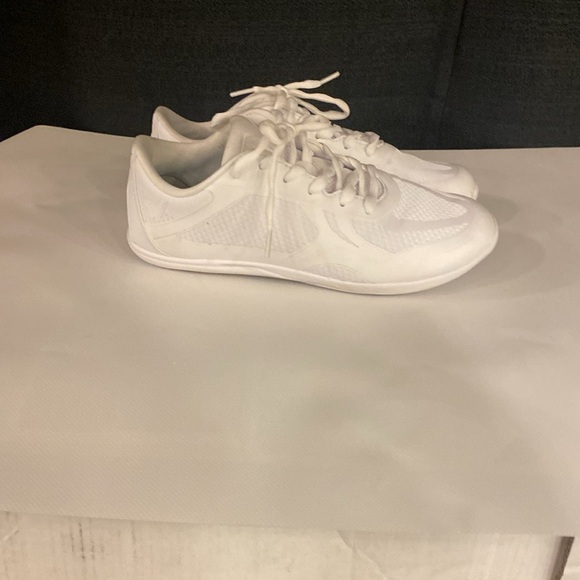 Varsity Kickoff shoe size 9.5 - Picture 4 of 7